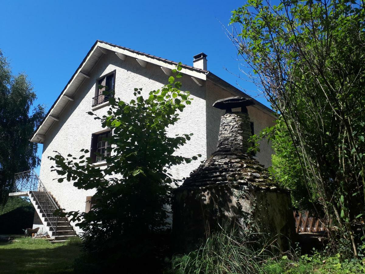 Location De Vacances A Gourdon En Bouriane Exterior photo