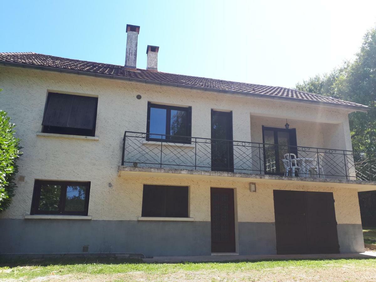 Location De Vacances A Gourdon En Bouriane Exterior photo