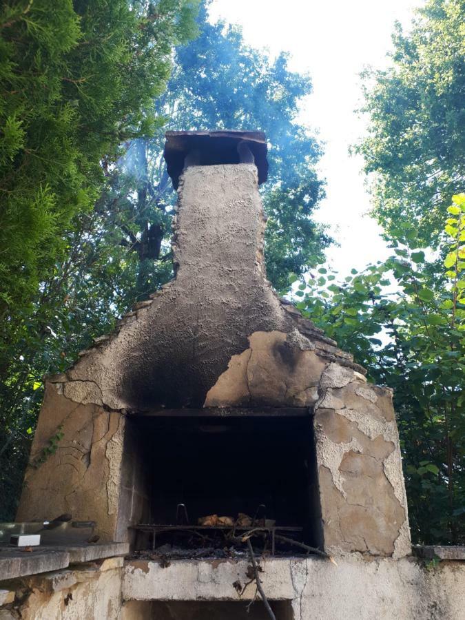 Location De Vacances A Gourdon En Bouriane Exterior photo